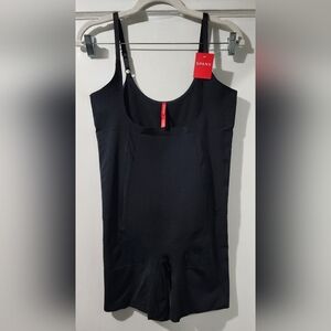 🌷SPANX Plus OnCore Open-Bust Mid-Thigh Black Shapewear Bodysuit size 2X🌸